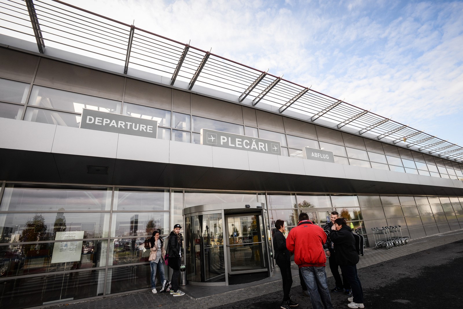 Oamenii se plâng că nu e apă potabilă la Aeroportul Internațional Sibiu