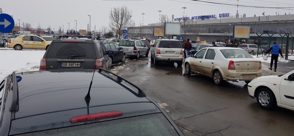 Conducerea Aeroportului: schimbăm sistemul și mărim parcarea