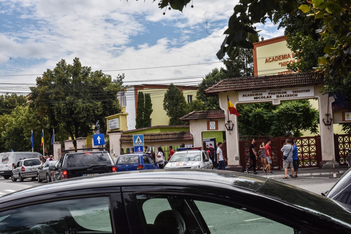 Peste 200 de cercetători vin la Sibiu să discute despre științe sociale, cooperare militară sau management