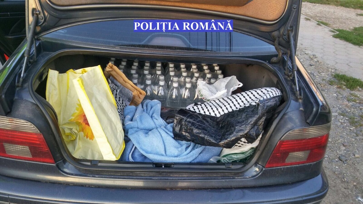 Video. Un sibian a fost prins transportând 300 l de alcool, fără documente legale