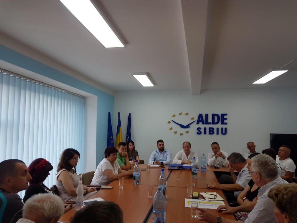 Revoluție în ALDE Sibiu: Aproape jumătate dintre consilierii locali dați afară