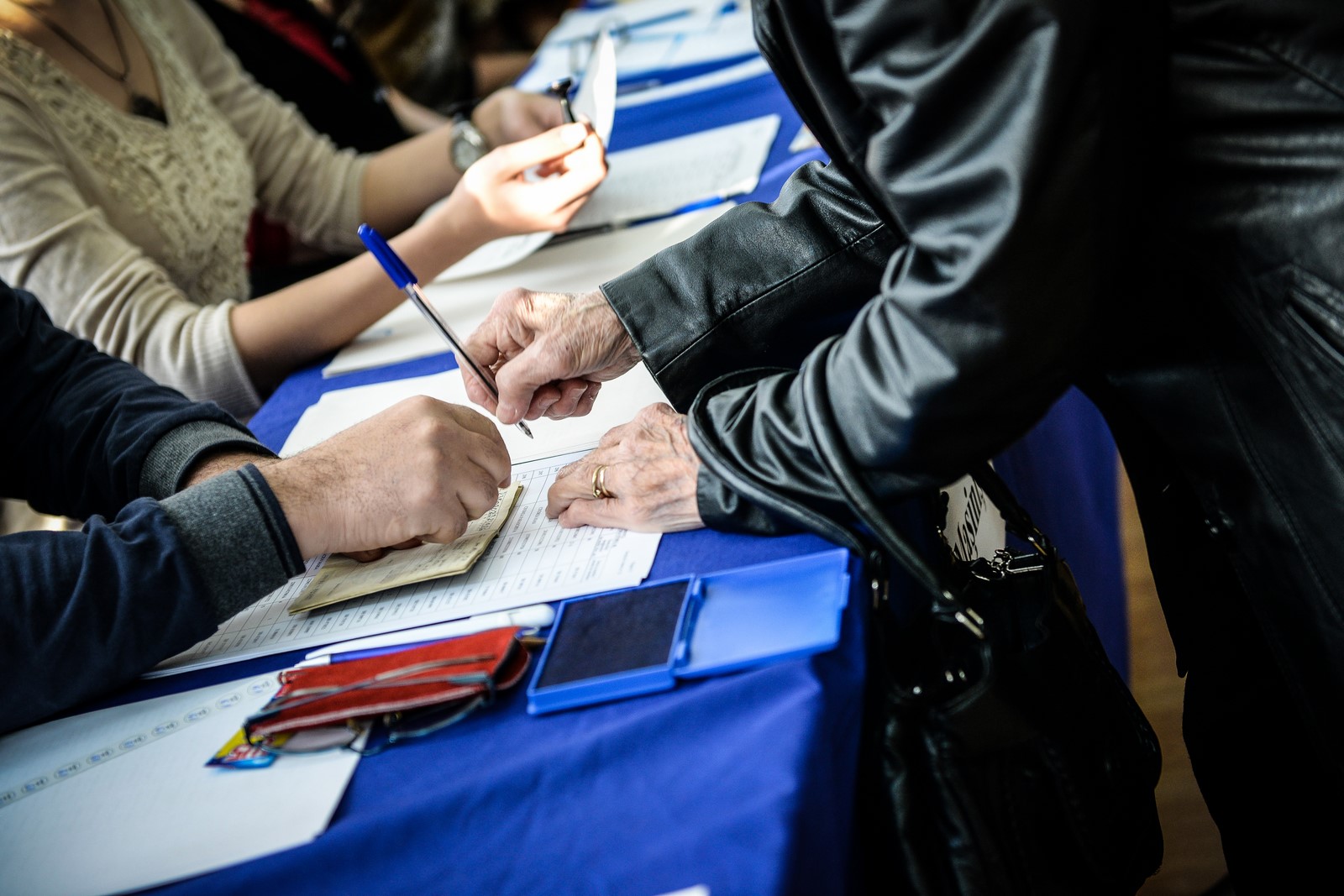 Pregătiri pentru alegeri: se ocupă locurile de operator-calculator