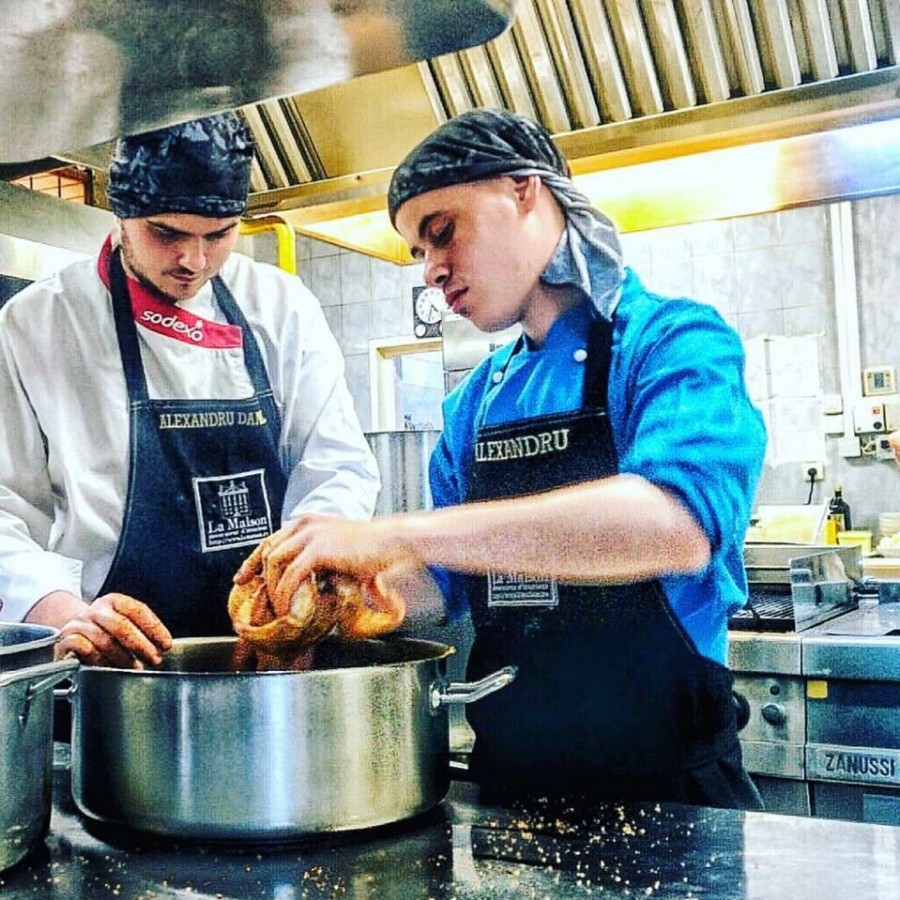 A venit din Brăila să facă bucătărie la Sibiu. A lucrat și cu chef Foa
