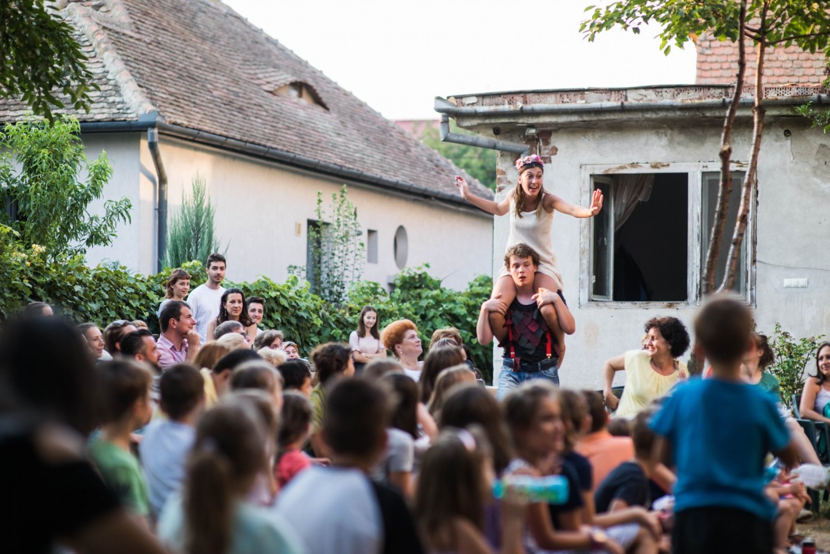 Proiectul Teatrul din Cartier a ajuns la final, dar stagiunea BIS continuă