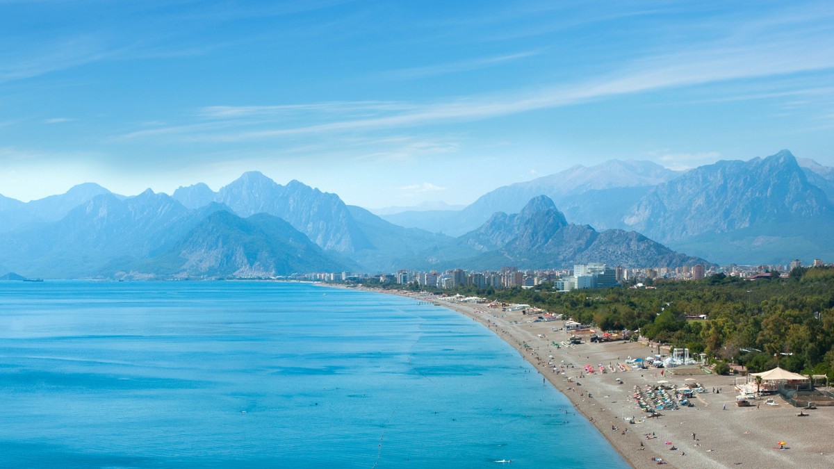 O tentativă de lovitură de stat strică vacanța. Câți sibieni și-au anulat vacanțele în Turcia?