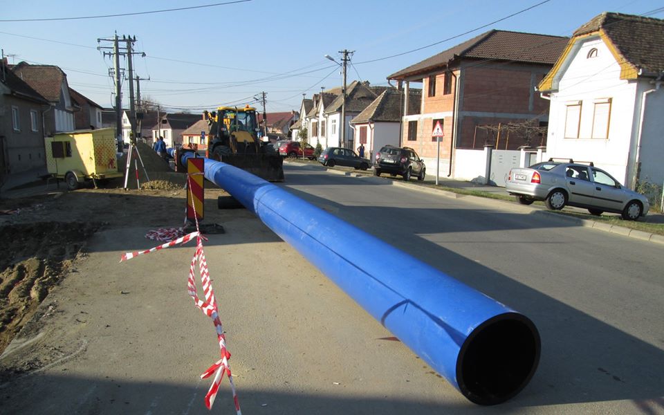 Lucrări de înlocuire a unei porțiuni a conductei de transport apă potabilă cu scăderea presiunii în Zona Industrială Vest și în 10 localități