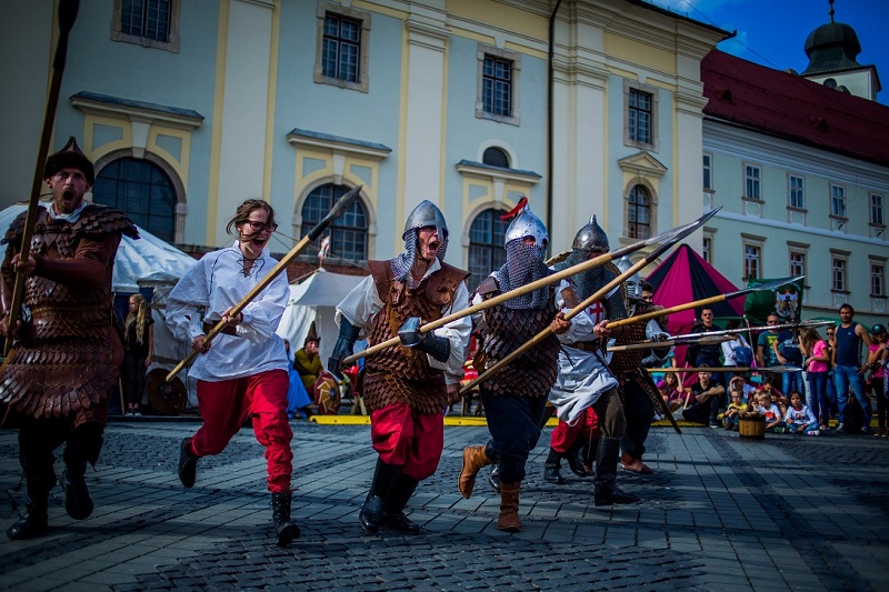 Cât de medieval este Festivalul Medieval din Sibiu: „Vrăjitoarele nu au nici o legătură cu medievalitatea”