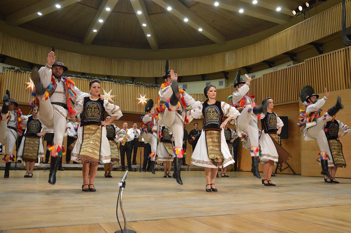 Sibienii, invitați la spectacolele din cadrul proiectului „Tradiții”