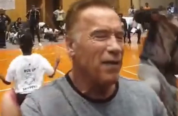 VIDEO Arnold Schwarzenegger, atacat la un eveniment sportiv în Africa de Sud