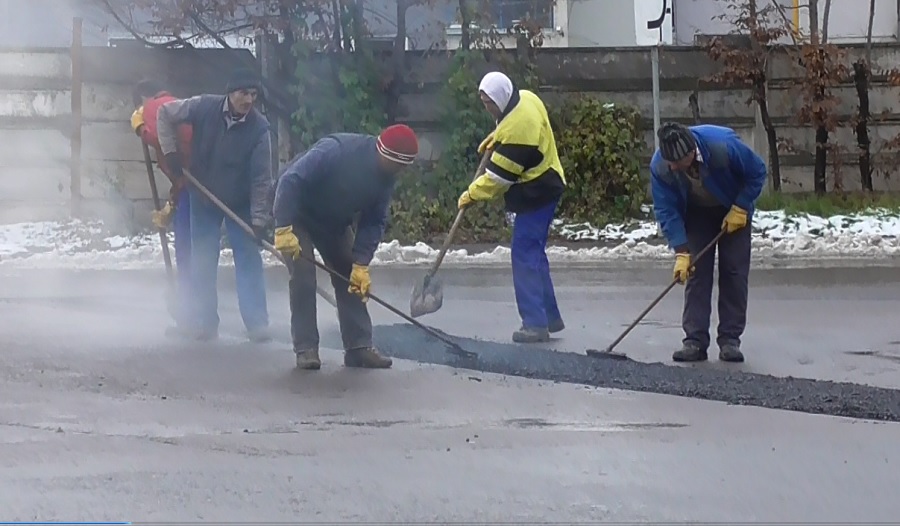Încep plombările de primăvară: 18 străzi din Sibiu, primele pe listă