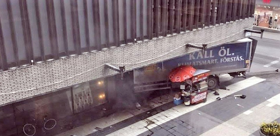 O româncă a fost rănită în atentatul de ieri din Stockholm