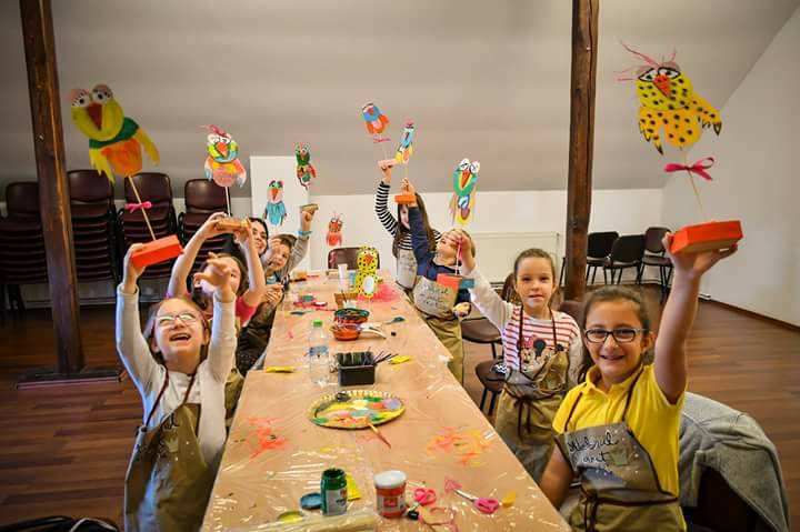 Atelierele de creație ale Teatrului Gong: copiii învață în timp ce se distrează