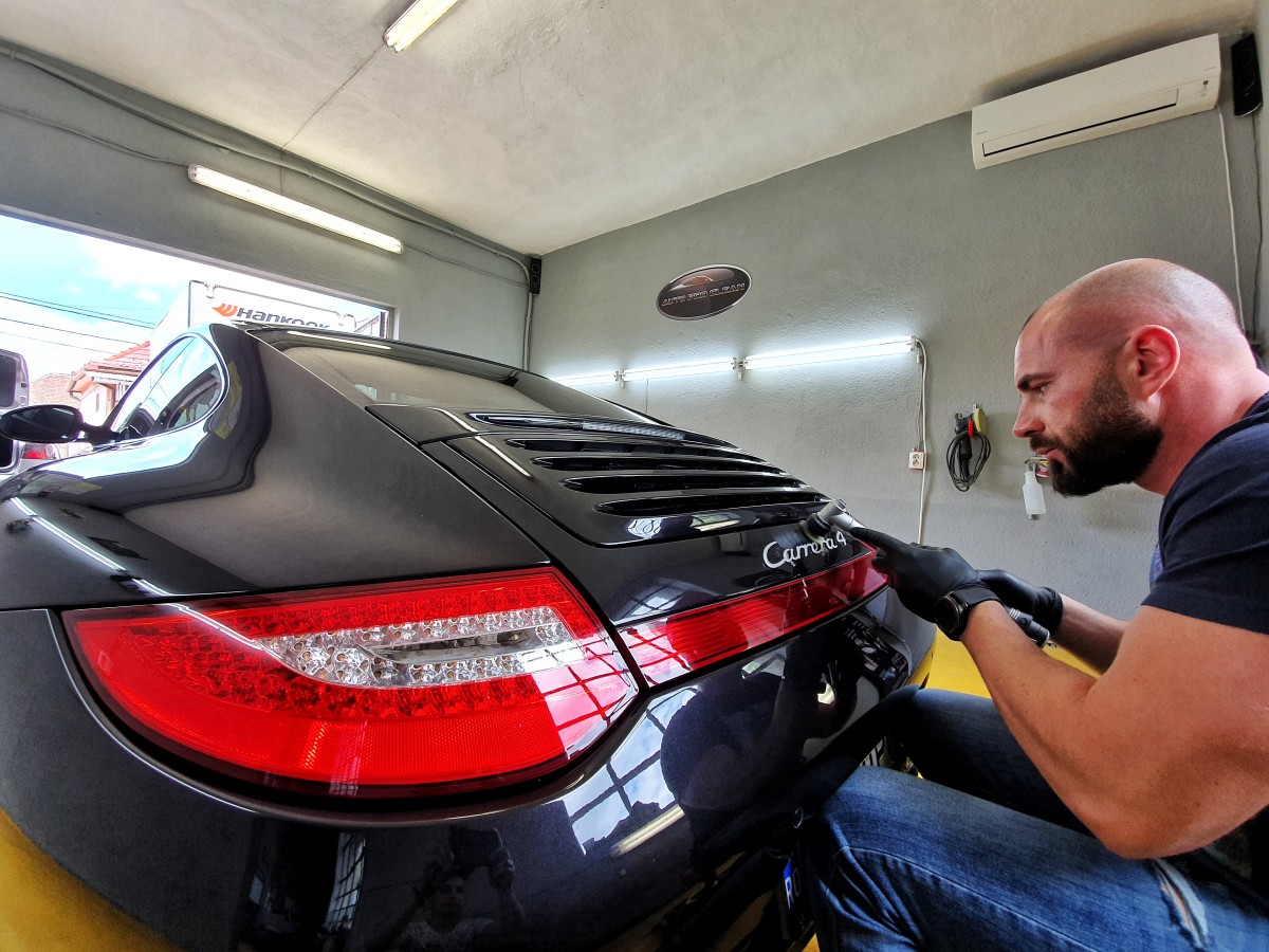 Auto Pro Clean: Atelierul de detailing auto și restaurare de piele, în Sibiu