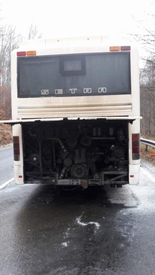 Motorul Autocarului Care Transporta 27 De Suporteri Ai Echipei Gaz Metan Medias A Luat Foc