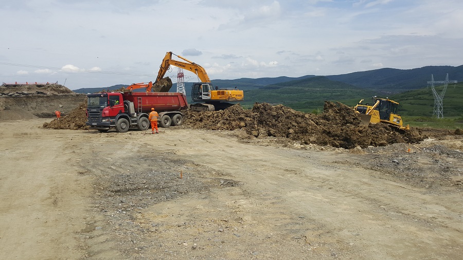 Cine vrea să lucreze pentru CNADNR? Compania face angajări...