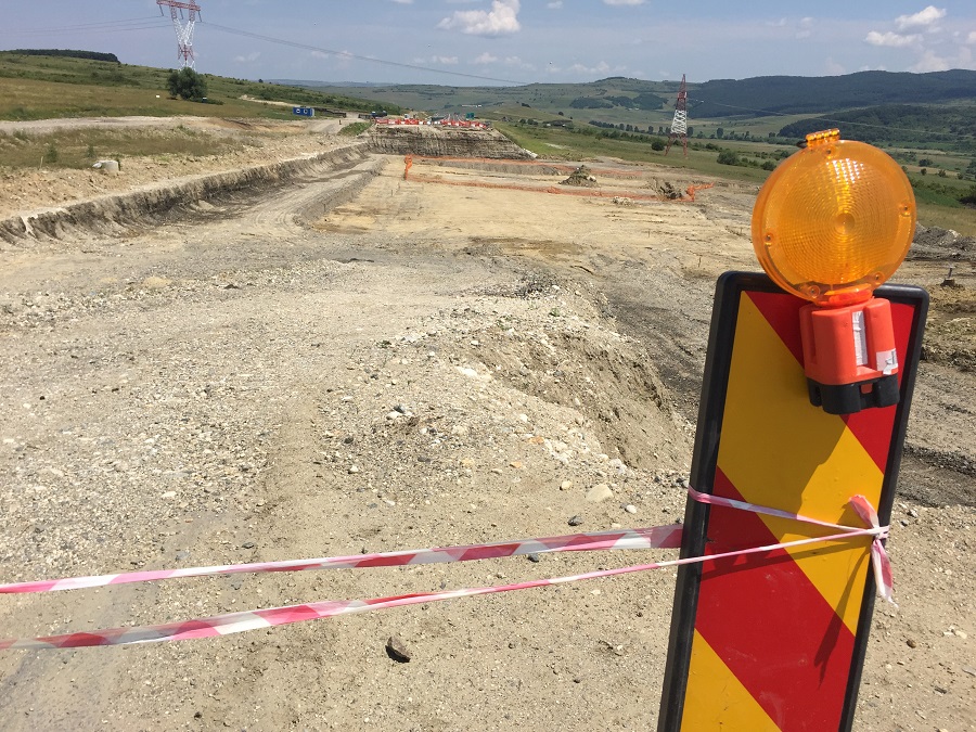 Șantierul autostrăzii închise, părăsit pentru a doua oară