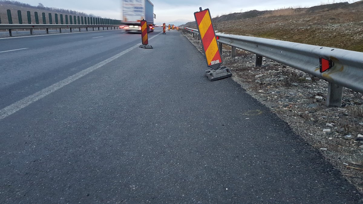 VIDEO FOTO Autostrada de nisip a Sibiului: nu o mai ia la vale, ci se umflă