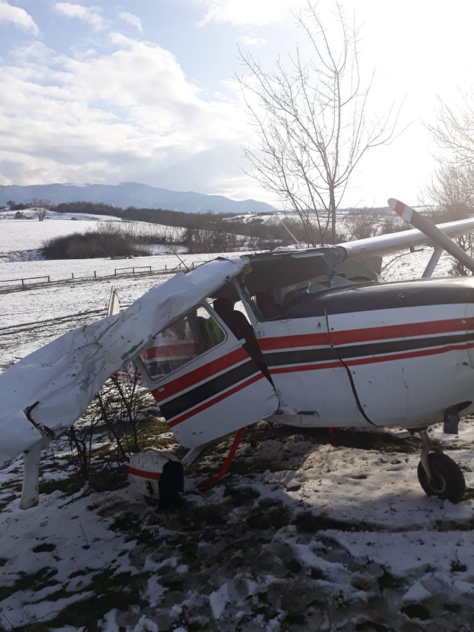Accident aviatic în Cisnădie. Un avion de mici dimensiuni a ratat decolarea