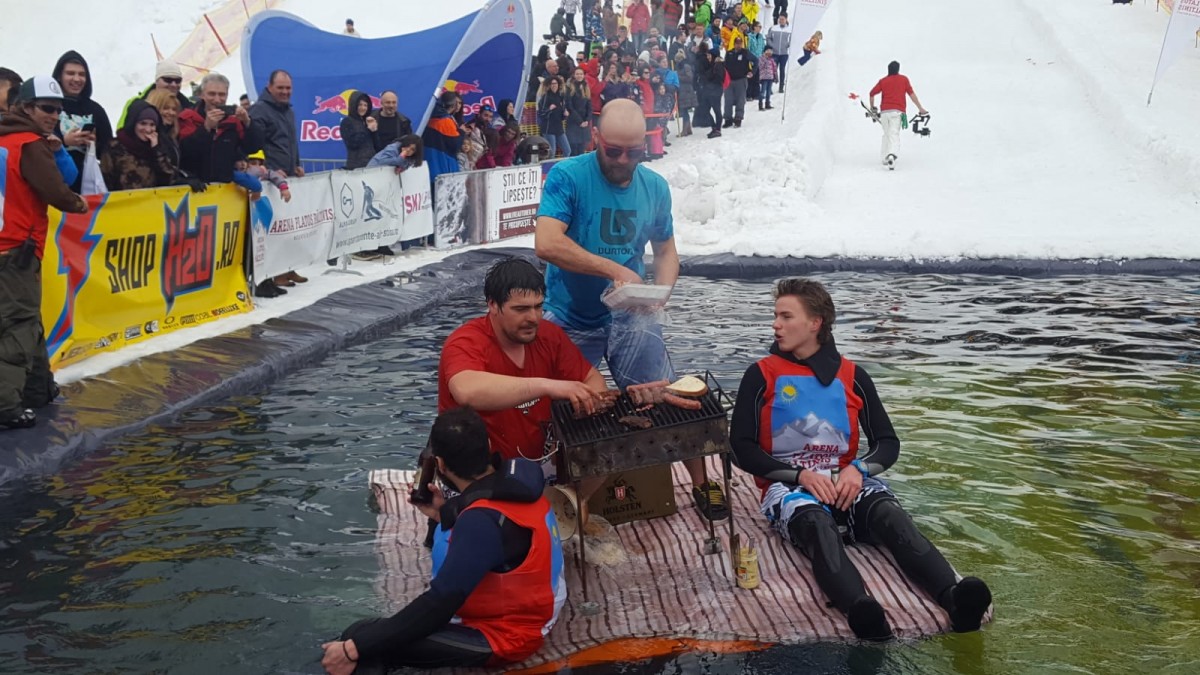 FOTO-VIDEO Distracție în ”piscină” la Arena Platoș