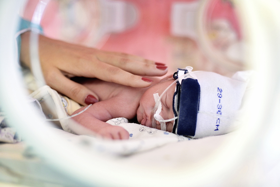 Secția de Neonatologie a SCJU crește din donațiile sibienilor, aparatele primite de la Salvați Copiii și campaniile inițiate de medici