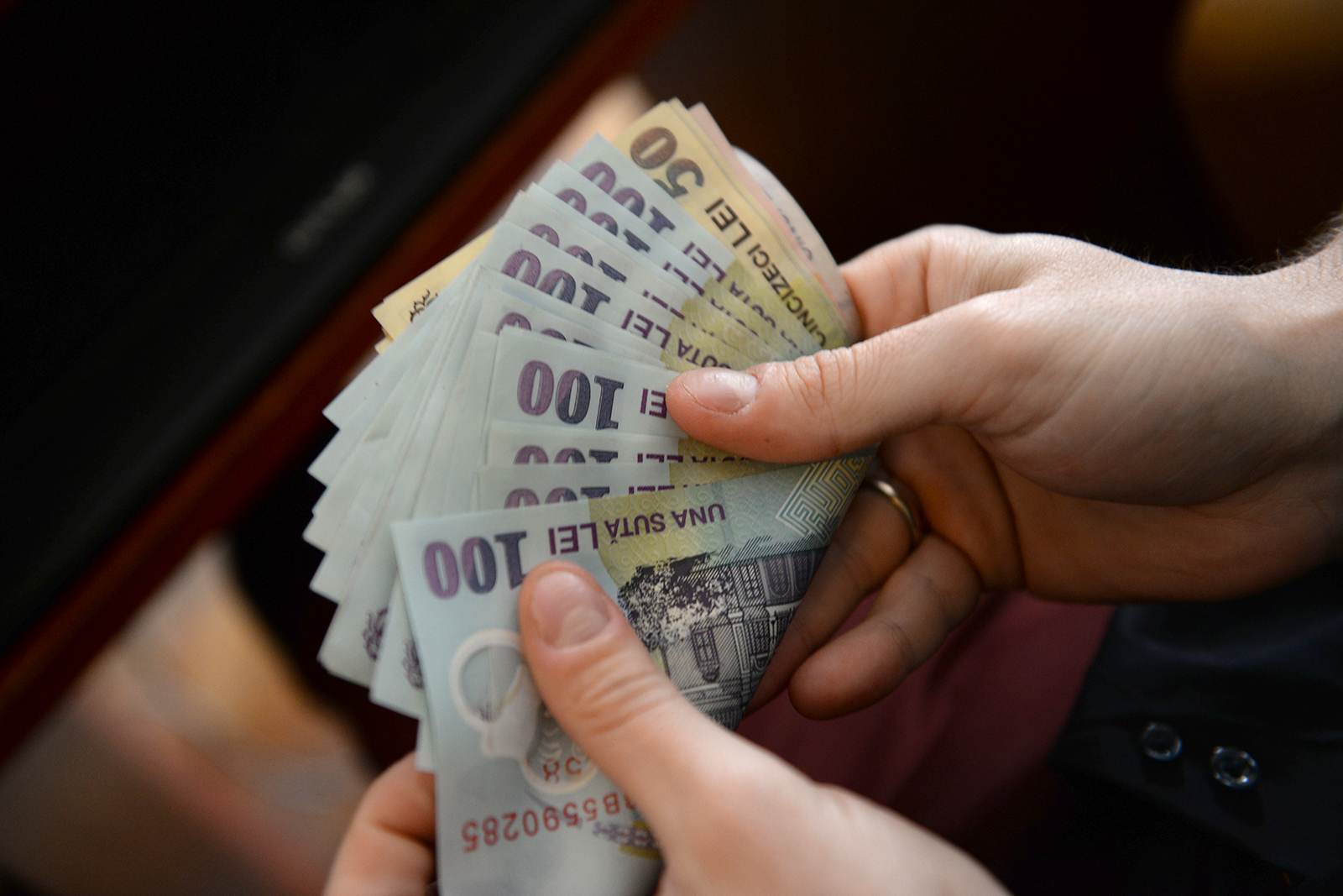 Cum pot pleca la Brașov SC Apă Canal, Transagape, Bramac și Polisano. ”Vorbim de un miliard de lei”