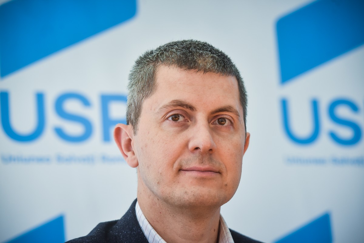 Deputatul USR Dan Barna aleargă la maraton