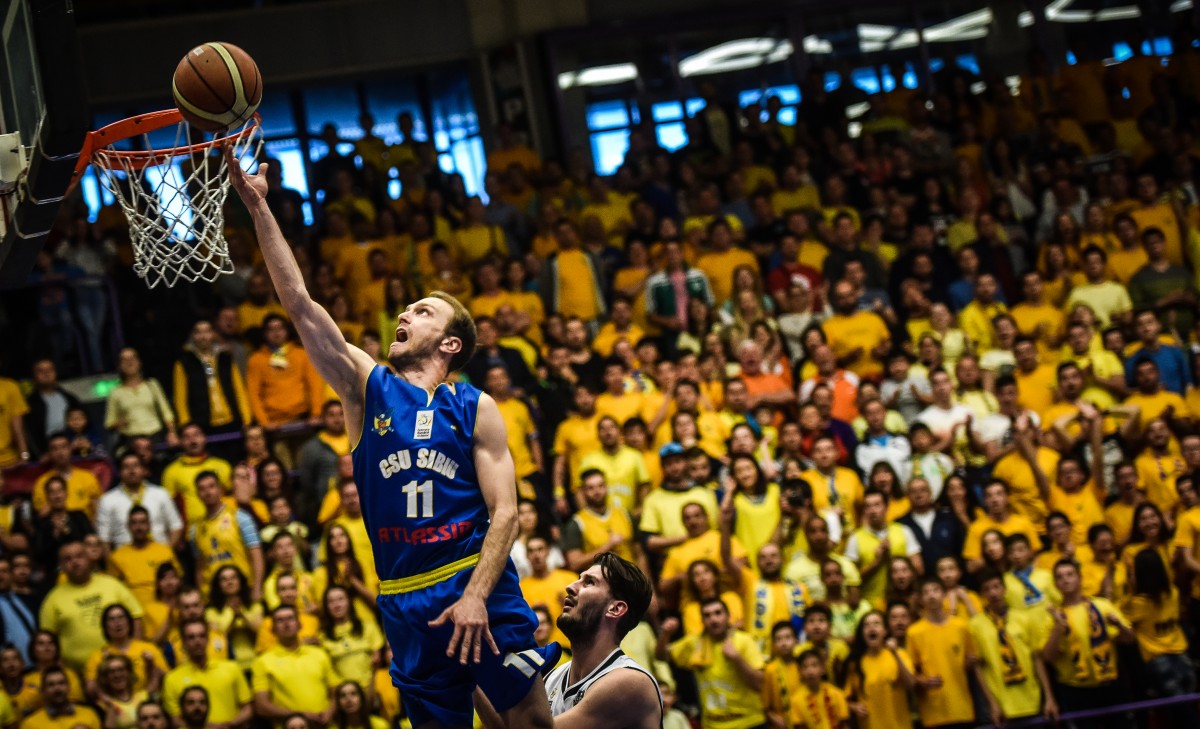 Calotă explică motivul plecării de la Sibiu şi le transmite un mesaj emoţionant fanilor: “Vă voi purta veşnic în inima mea, oriunde voi merge”