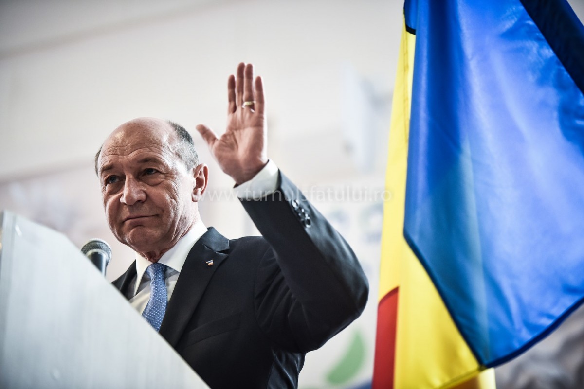 Băsescu și-a dat demisia
