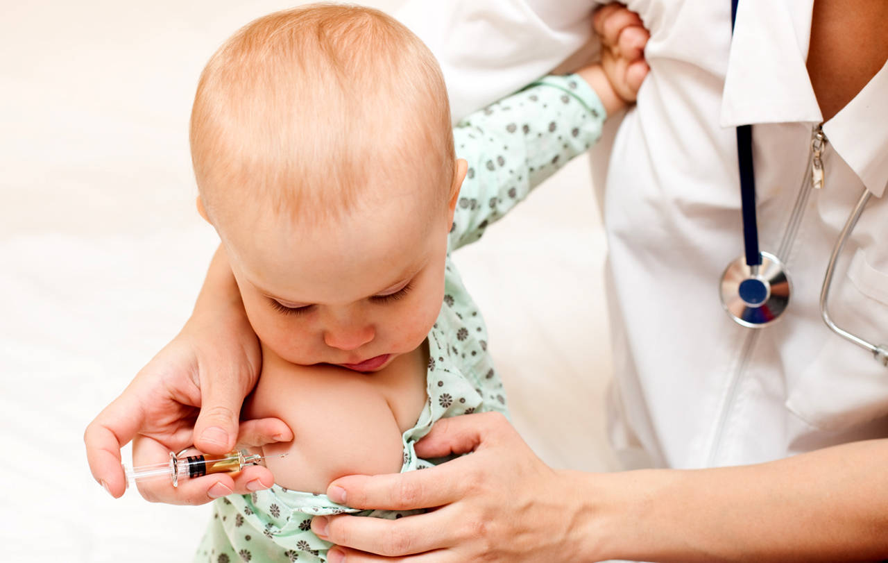 Opt vaccinuri vor fi obligatorii pentru înscrierea copiilor la şcoală. Medicii sibieni: ”Este o lege foarte bună, care protejează copiii”