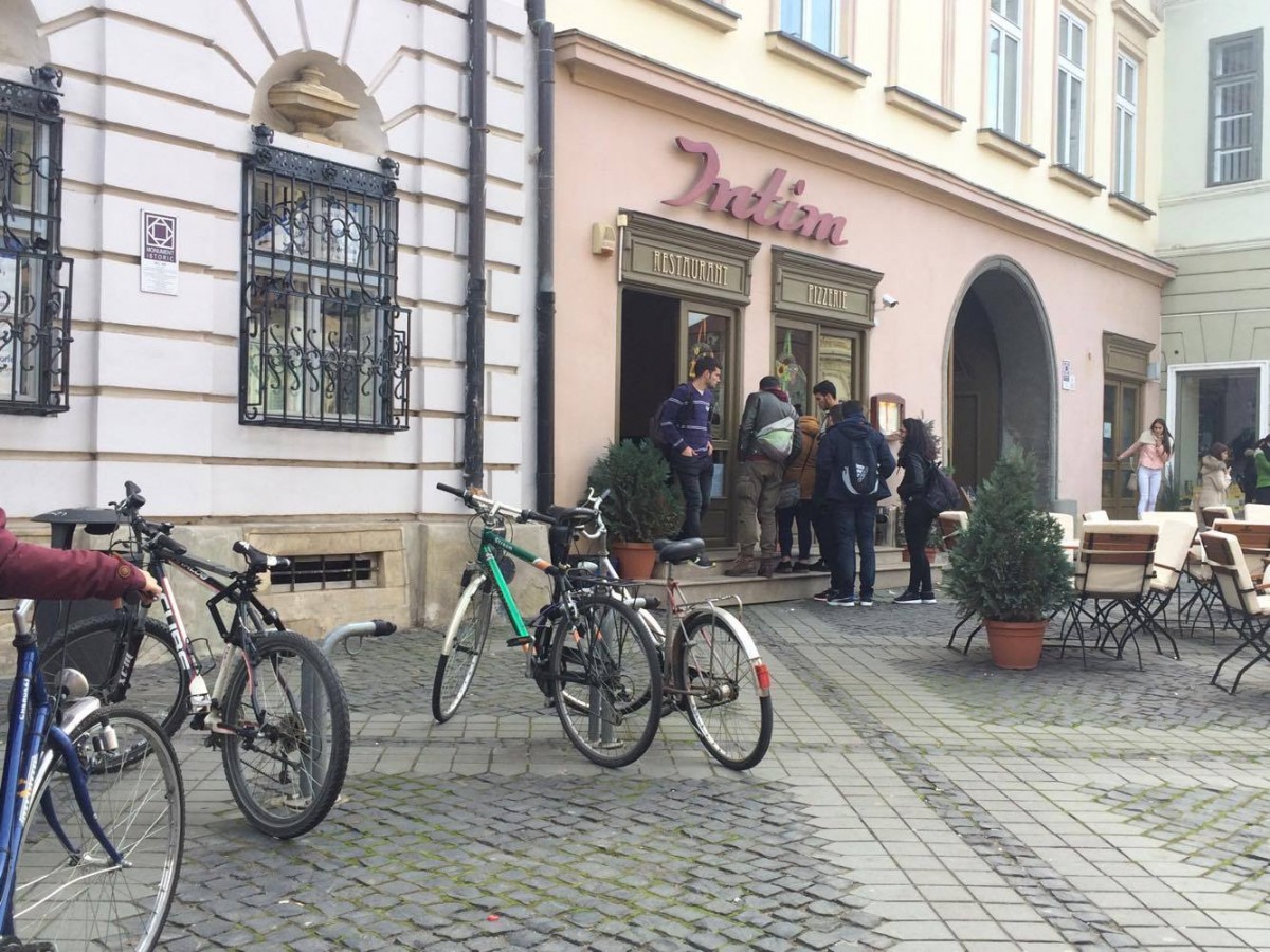 Biciclete furate din rastelul de vizavi de Forum