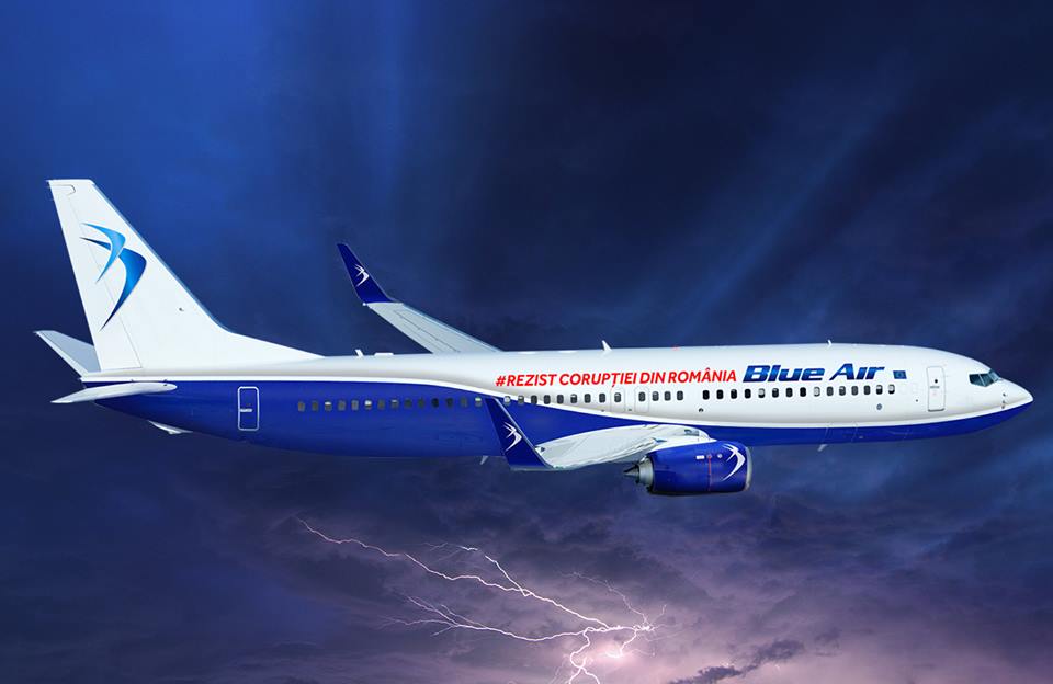 Blue Air pe facebook: #REZIST corupției din România