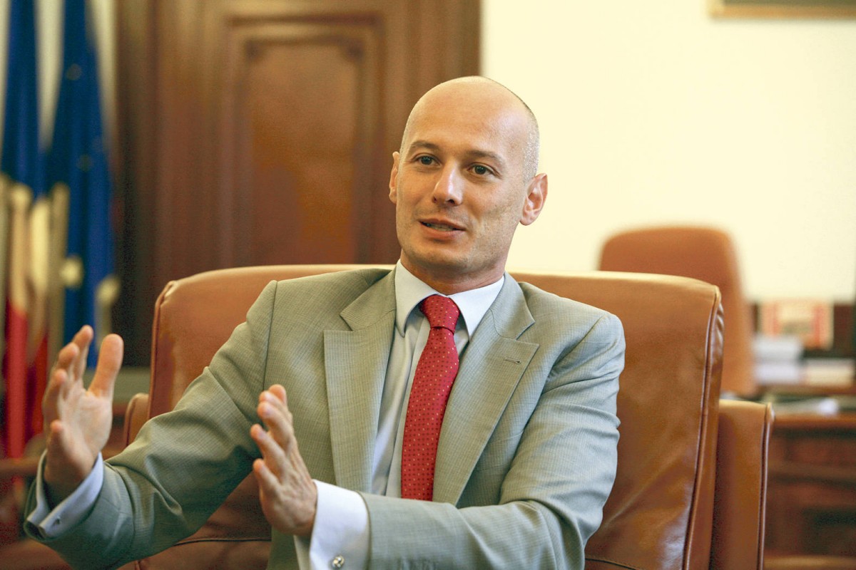 Avocat: Viceguvernatorul Bogdan Olteanu îşi dă luni demisia