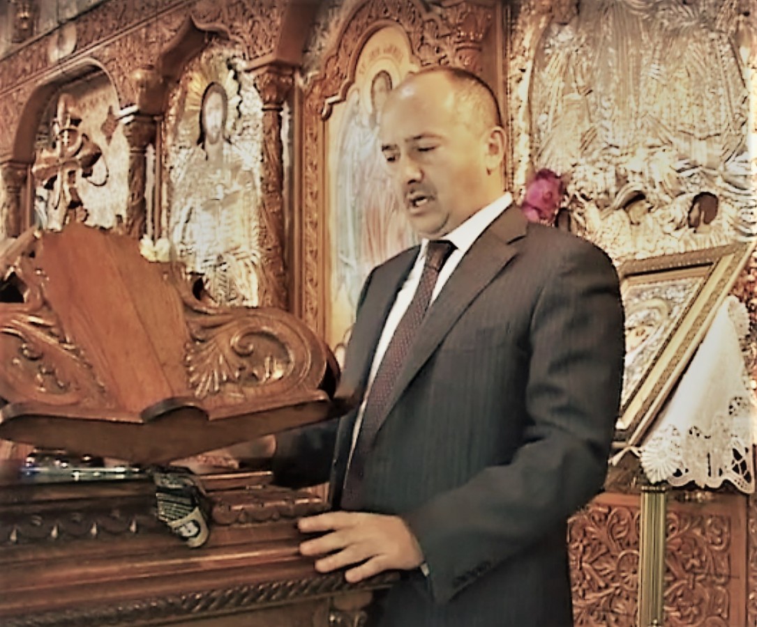 VIDEO Remus Borza cântă colinde în biserică