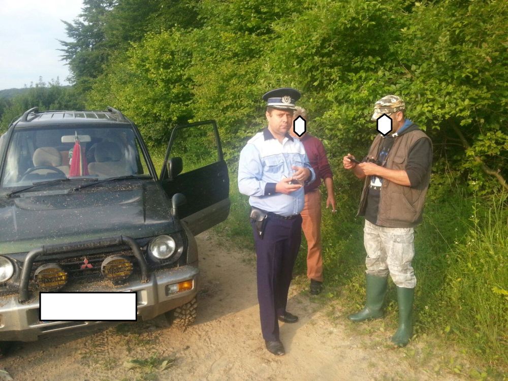 FOTO - Braconieri prinși la vânătoare lângă Copșa Mare