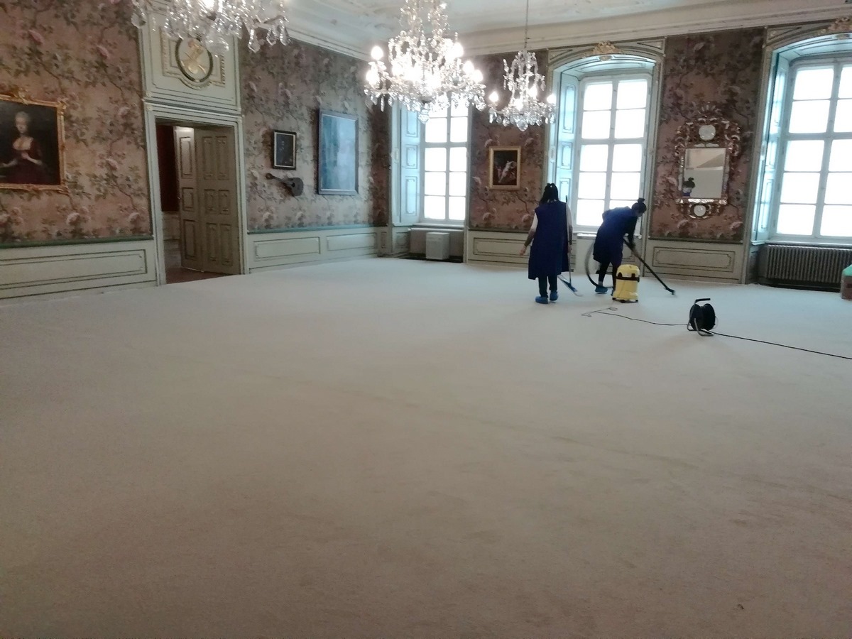 FOTO Ce nu s-a văzut la Summit. Cum s-a pregătit Palatul Brukenthal pentru a-i găzdui pe cei 27 de lideri UE