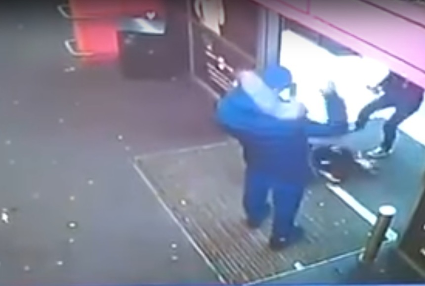 Bărbatul care și-a lăsat câinele să sfâșie o pisică: Vi se pare normal ca pisicile să stea aşa, libere?