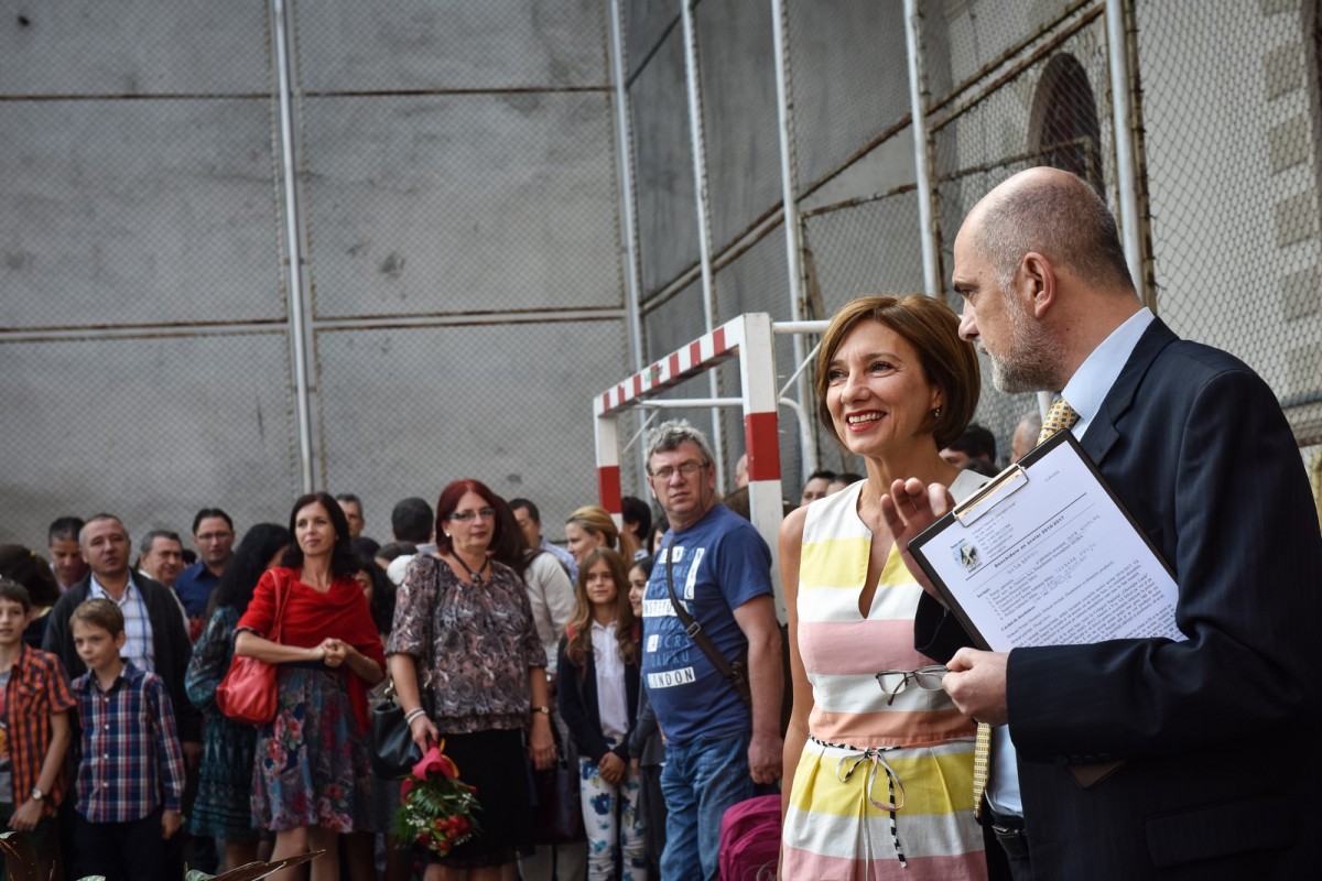 Carmen Iohannis participă la activitățile organizate pentru conștientizarea autismului de la Sibiu