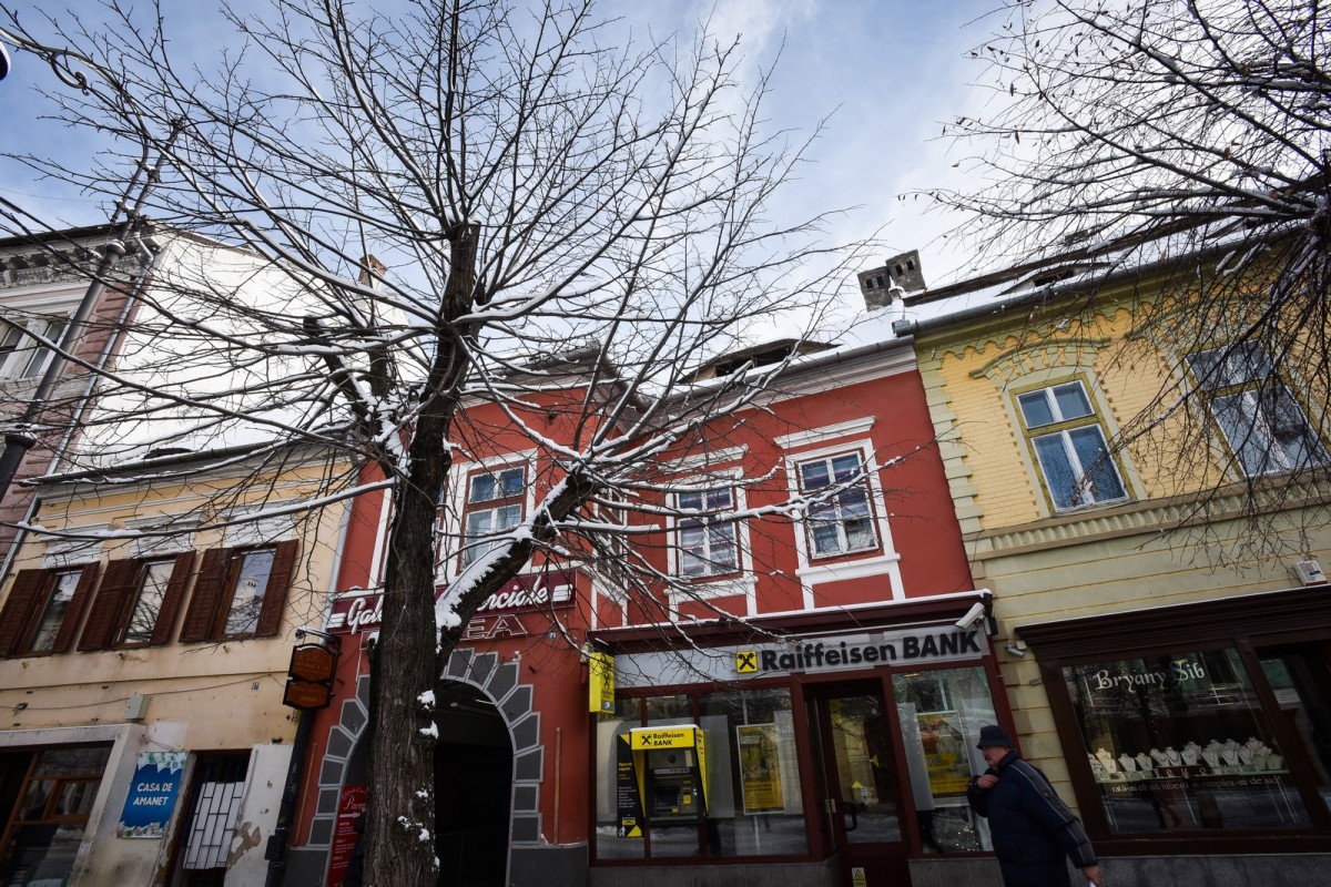 Curtea de Apel Brașov a amânat pentru iunie judecarea procesului în care Iohannis contestă pierderea casei de pe Bălcescu