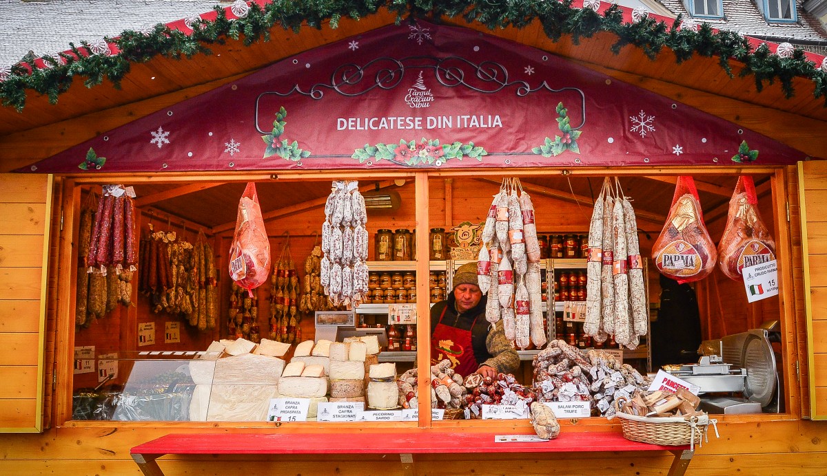 Delicatese din Italia în Târgul de Crăciun din Sibiu