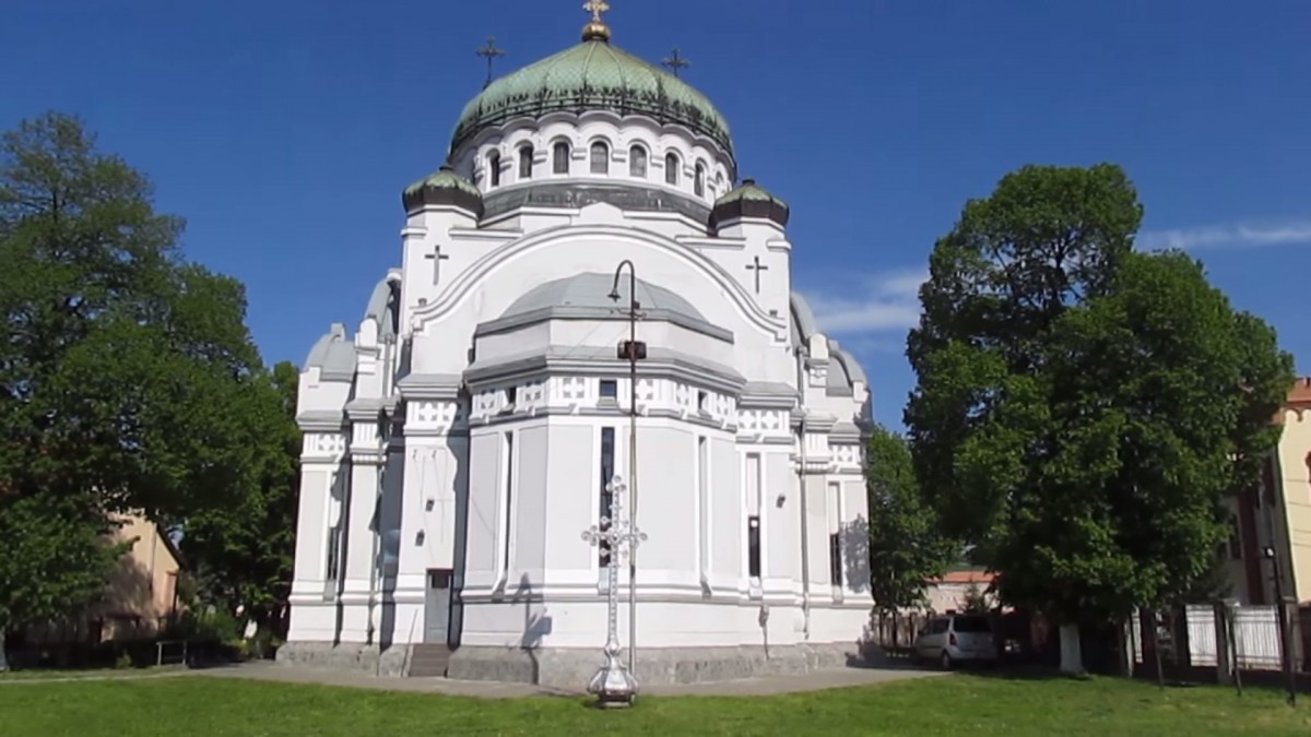 A furat 800 de lei dintr-o biserică din Mediaș. A primit 30 de zile de arest, deocamdată