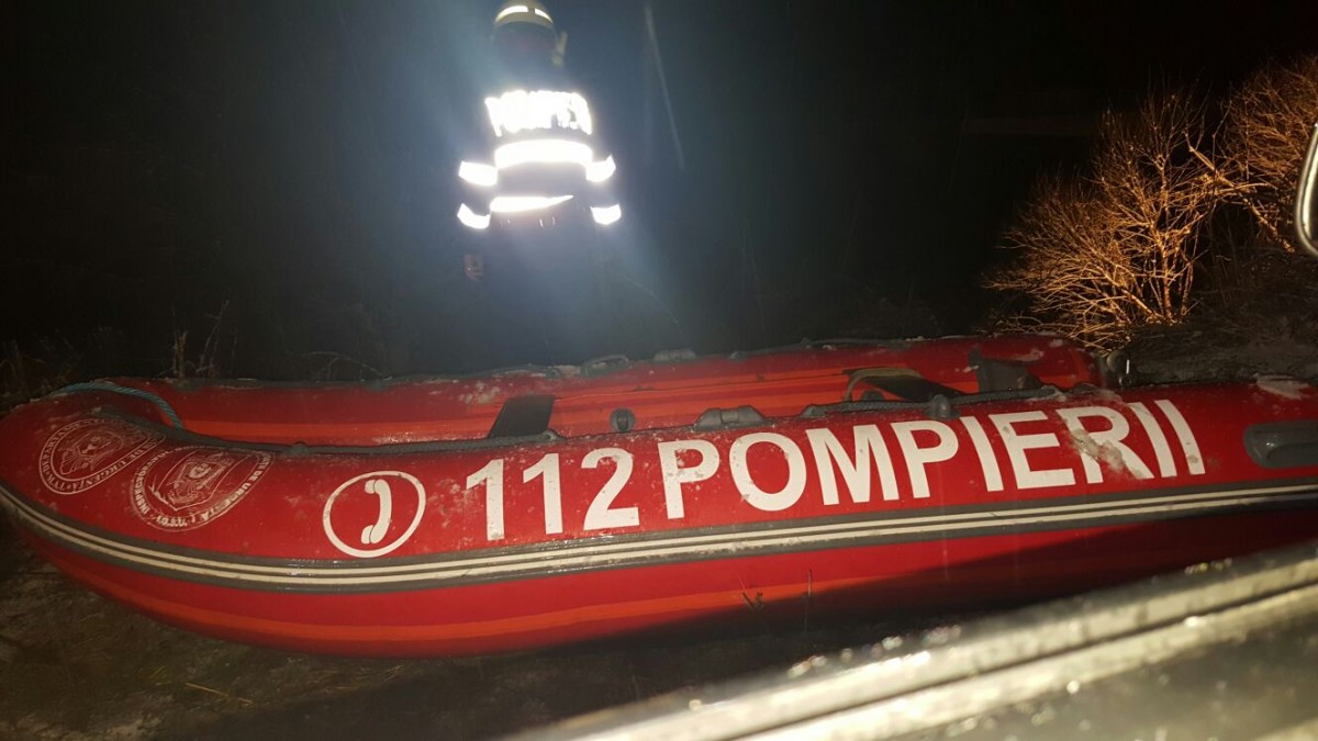 Căutările sistate până mâine dimineață, în cazul presupusei mașini căzută în Olt