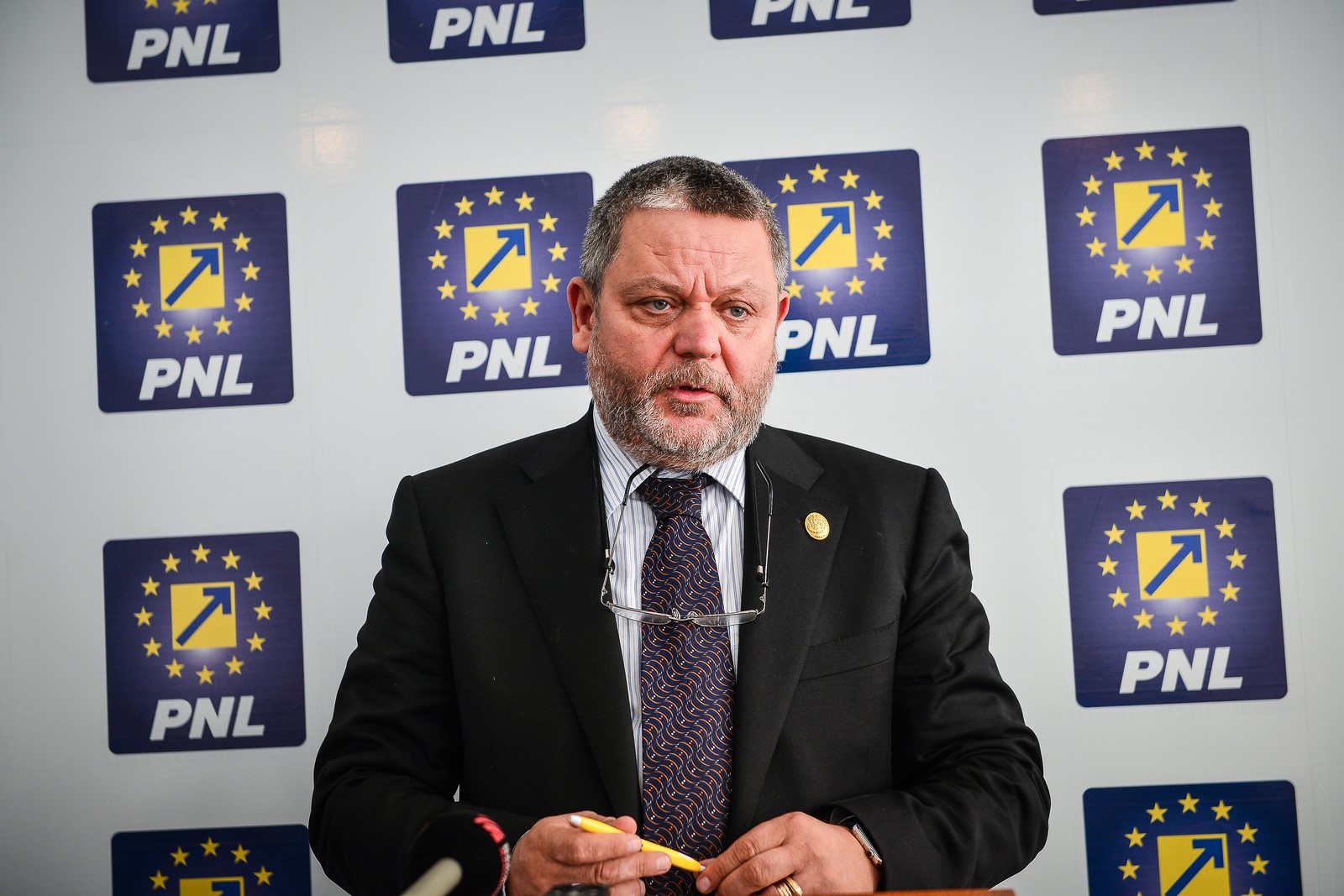 Cazan: cea mai bună soluţie o reprezintă alegerile anticipate&;