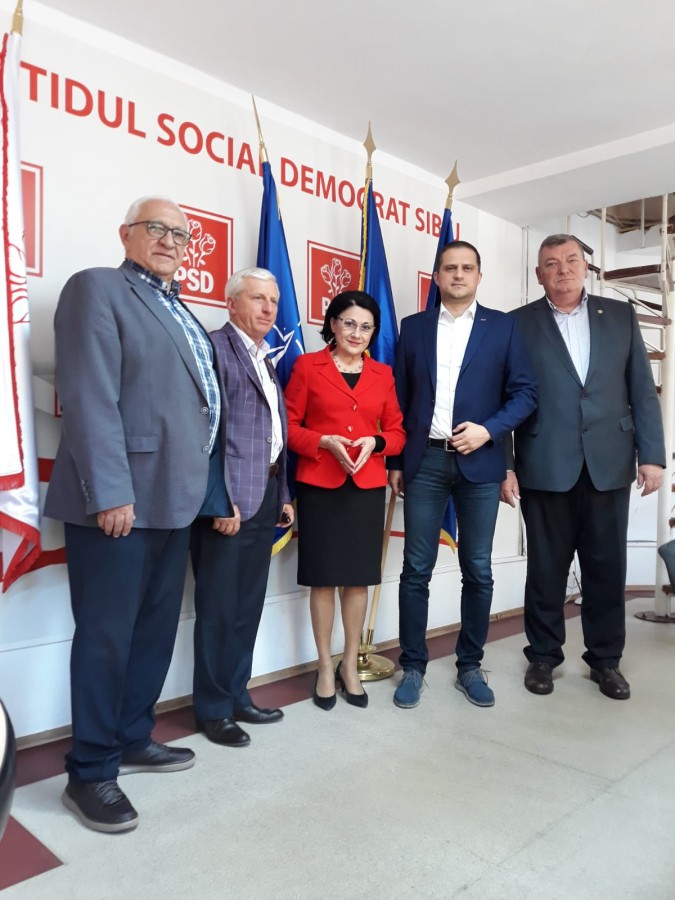 Creșteri salariale record (75,5%) pentru profesorii din România. PSD a dat banii înapoi dascălilor cărora le-au fost tăiate veniturile de guvernarea PDL-PNL (40%)