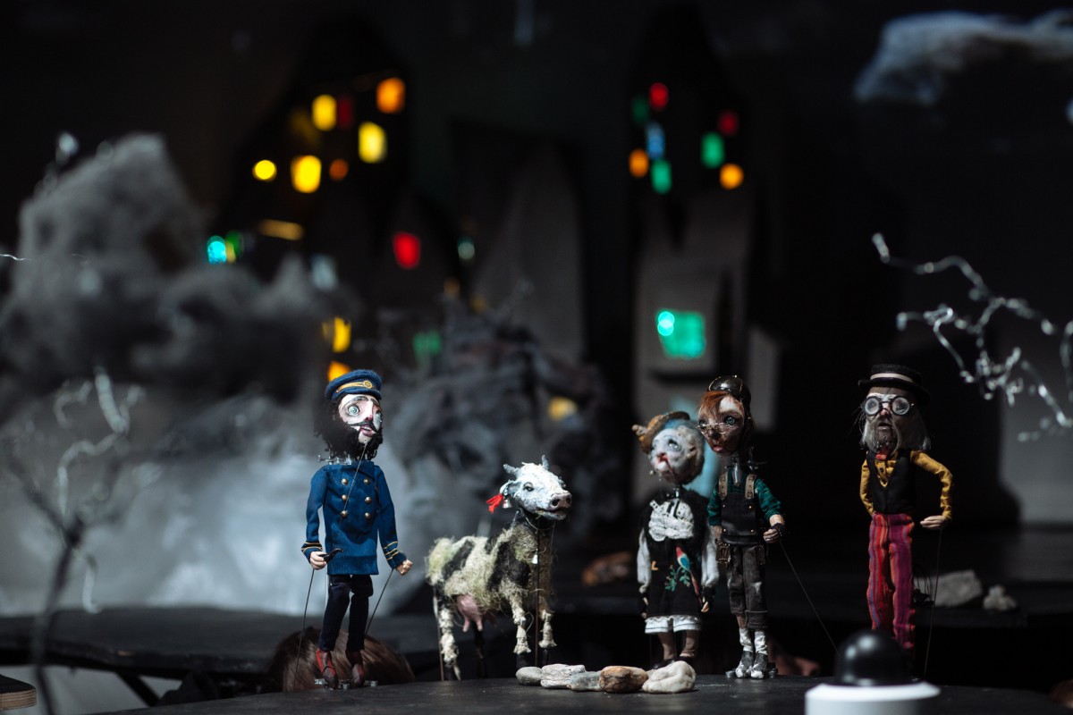 Eroii copilăriei, pe scena Teatrului Gong din Sibiu