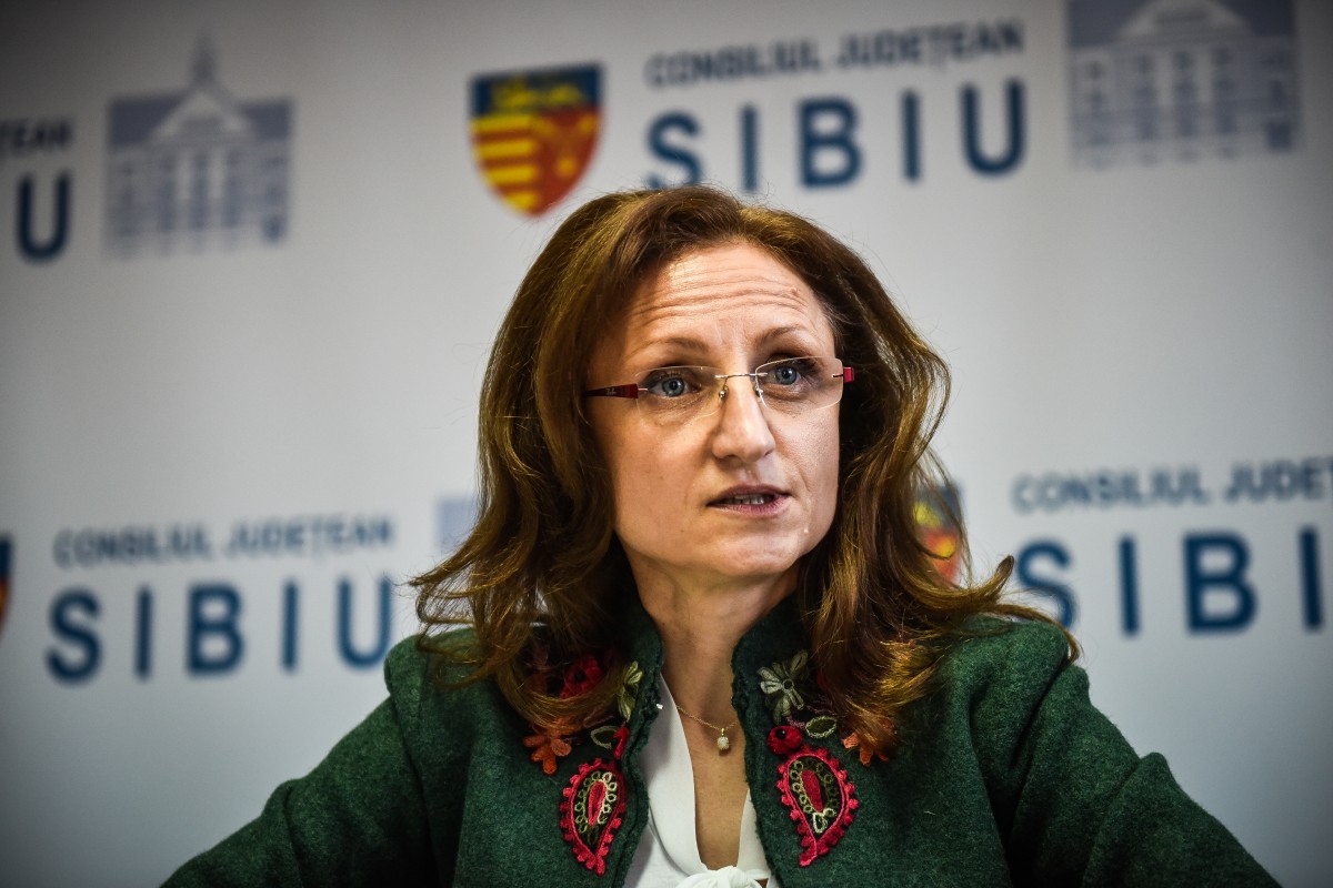 Președinta CJ Sibiu, Daniela Cîmpean, răspunde PSD: “ de data asta, chiar ați sărit gardul!“