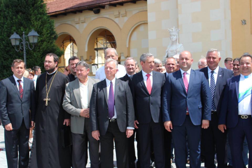 Explicațiile Regelui Cioabă. Cum a ajuns jandarmeria să-i dea onorul