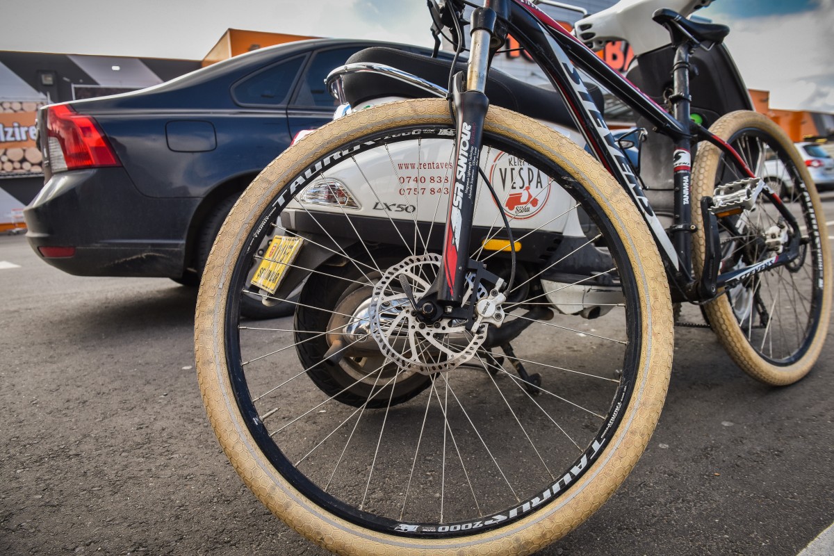 Un sibian a furat ieri două biciclete din Cisnădie. A ajuns cu ele până pe strada Rahovei