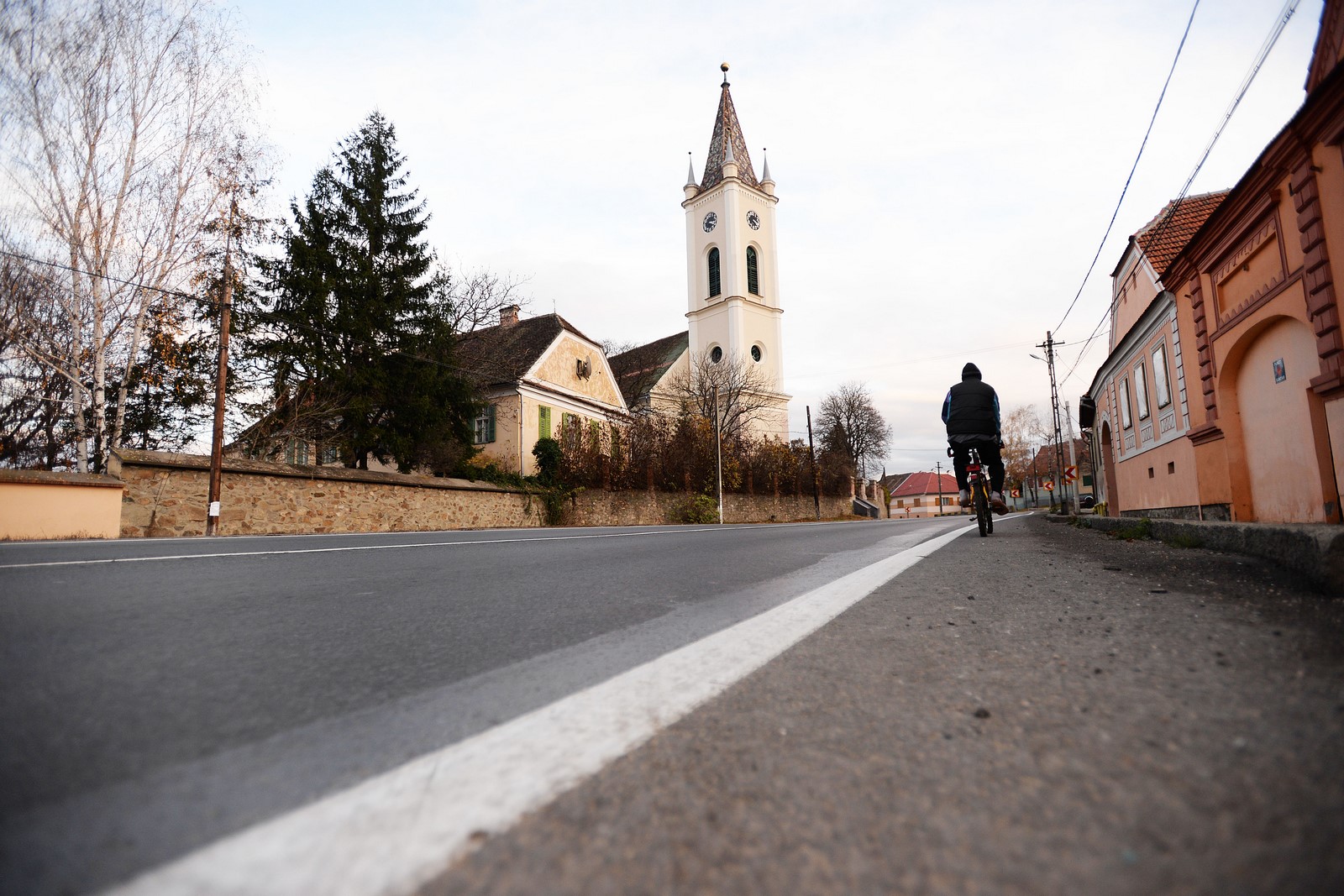 Ghinea (MFE): Noile drumuri care vor fi construite în România vor avea piste pentru biciclete