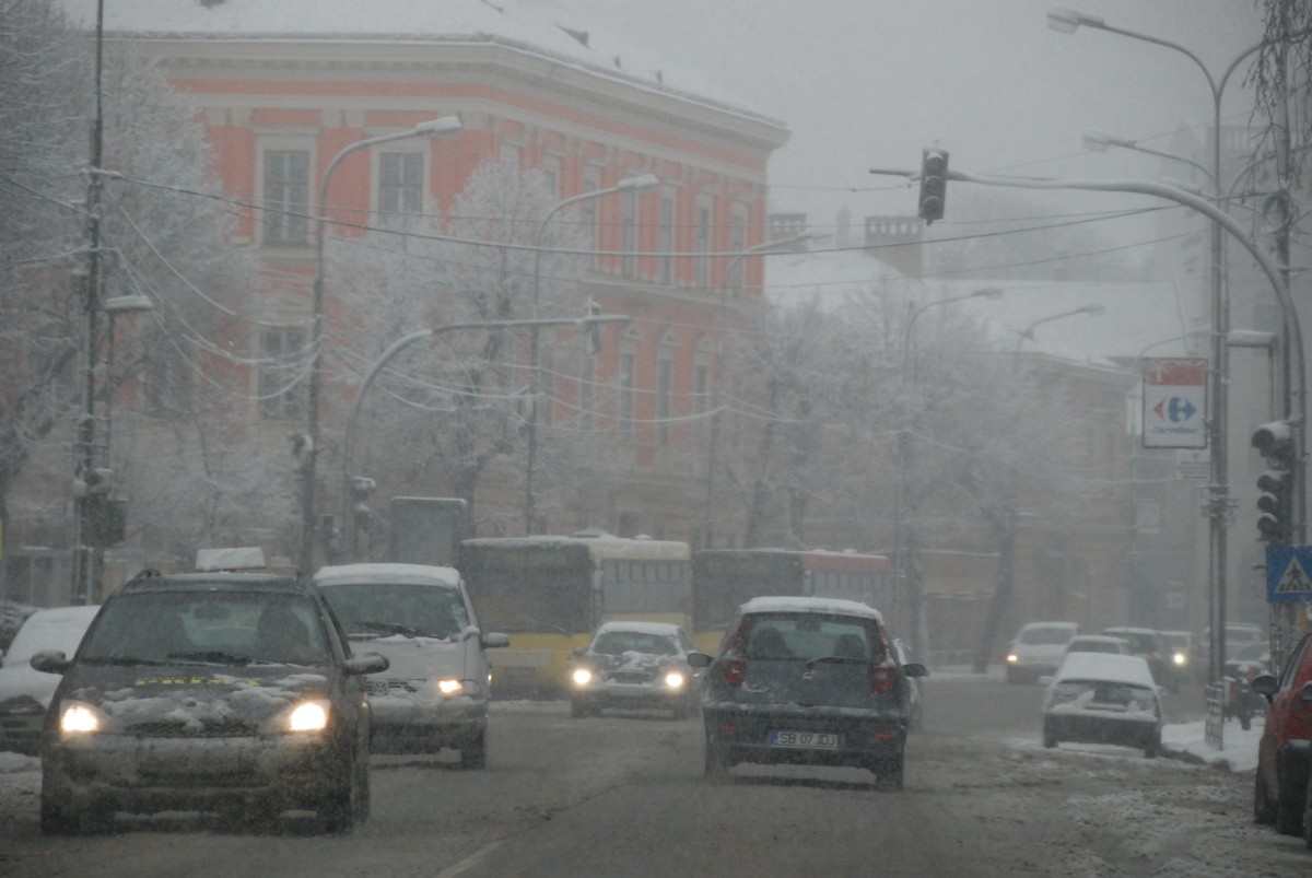 Meteo: Trei zile cu vreme deosebit de rece, ninsori și vânt
