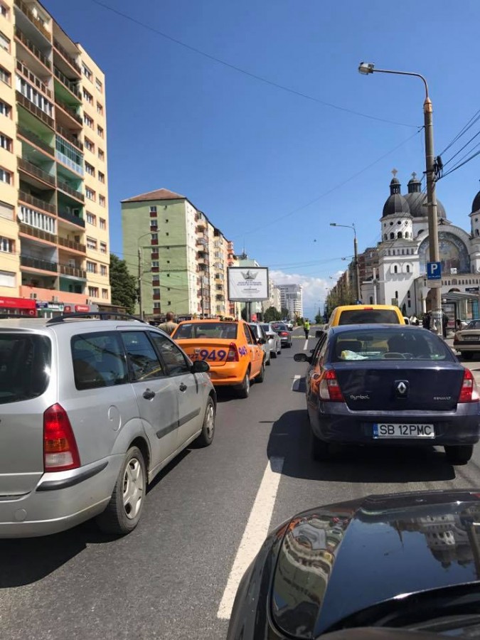 Accident pe Bulevardul Mihai Viteazu. O fetiță de 11 ani este rănită